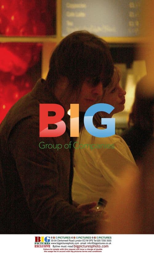 NICOLE APPLETON AND LIAM GALLAGER FAMILY OUTING