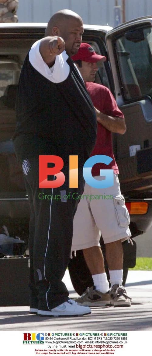 Britney Spears and boyfriend Phil Maloof board private jet