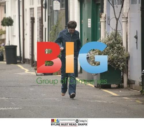 Noel Gallagher Arriving Home