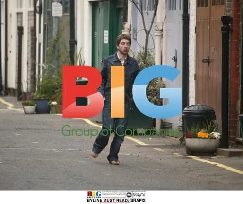 Noel Gallagher Returns Home