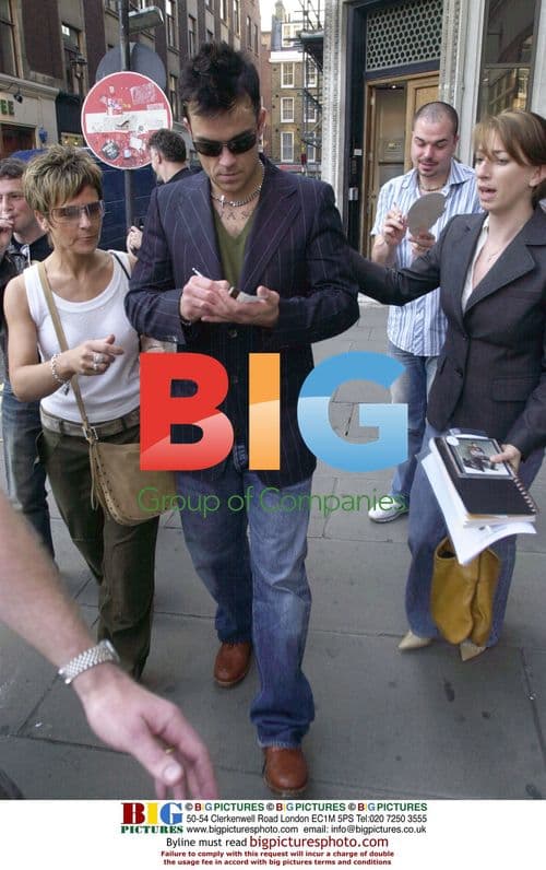 Robbie Williams Leaving Virgin Radio