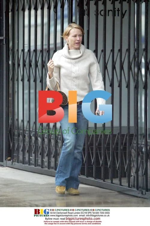 Naomi Watts Casual Street Style