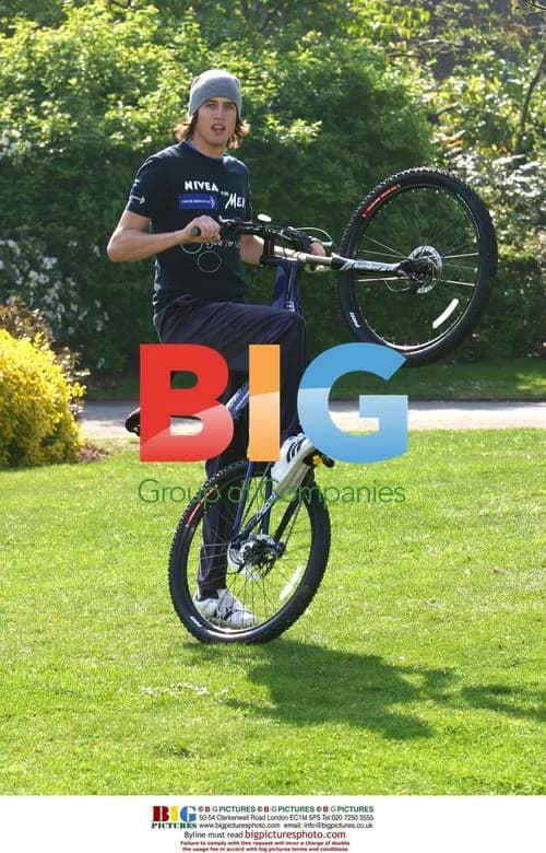 TV Presenter Vernon Kay Cycling