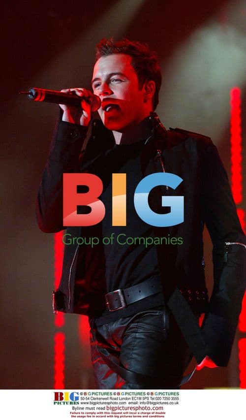 Westlife Performs Live at London Arena