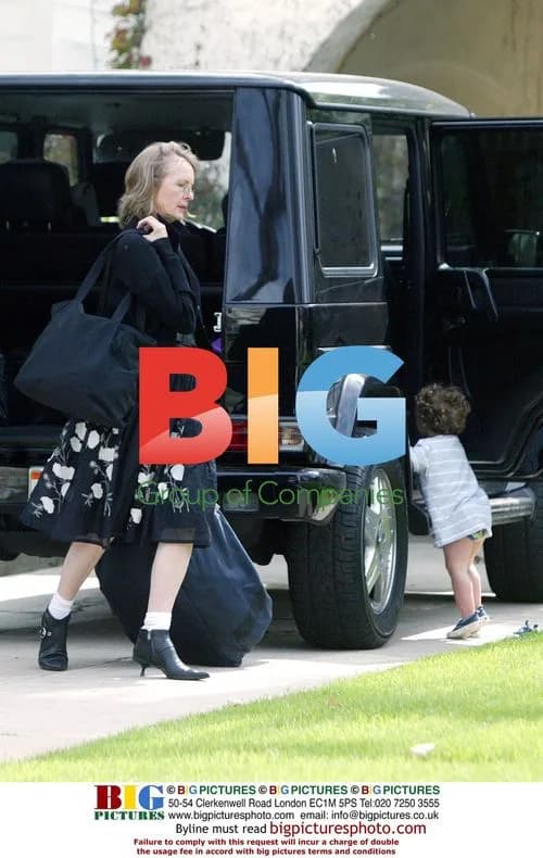 Diane Keaton shops in Beverly Hills