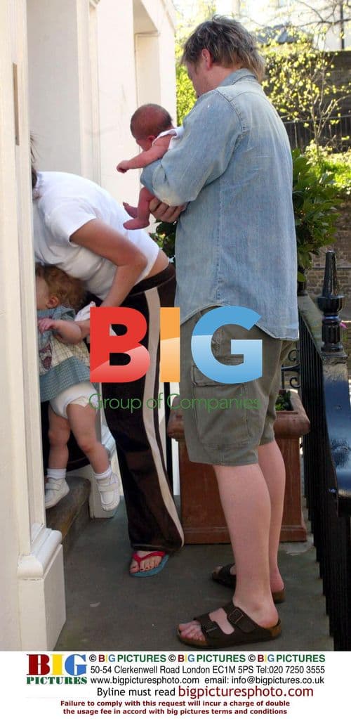 Jamie Oliver with new baby daughter