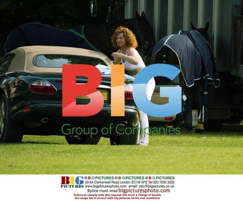 Emmy Rossum at 2017 Golden Globes