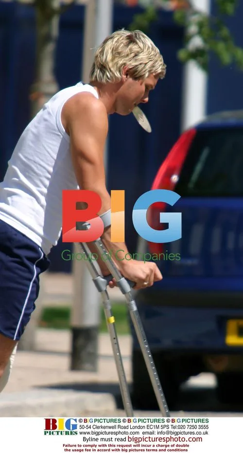 Jade Goody and family leaving home