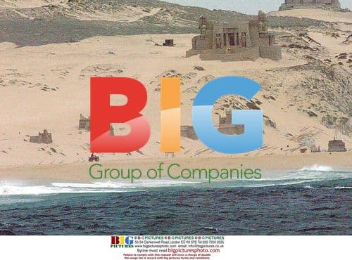 Jennifer Aniston and Brad Pitt have lunch in Mexico