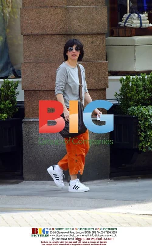 Sharleen Spiteri Improvises Parking in London