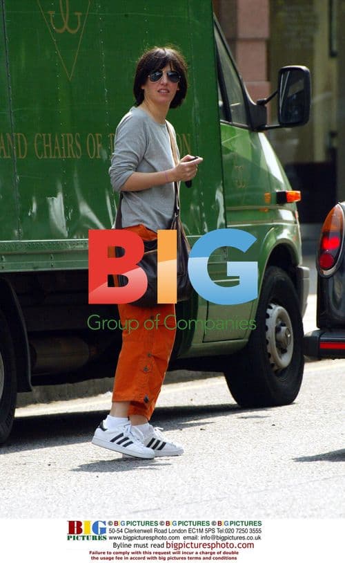 Sharleen Spiteri Improvises at Parking Meter in London