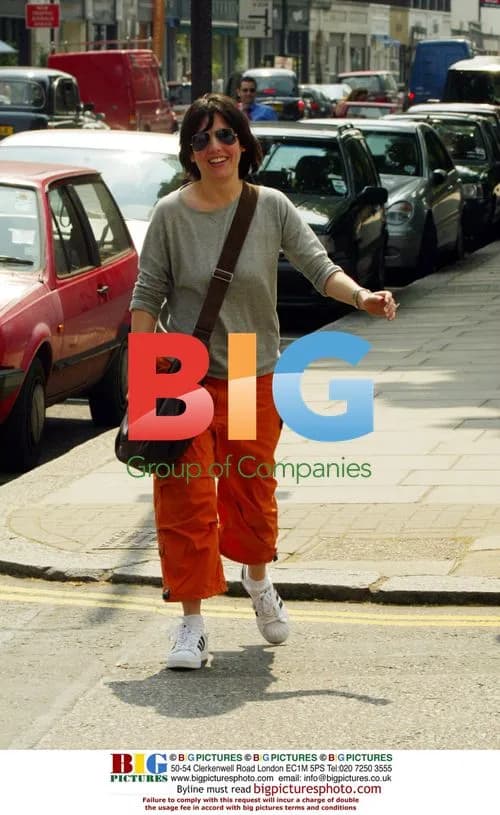 Sharleen Spiteri Improvises at Parking Meter in London
