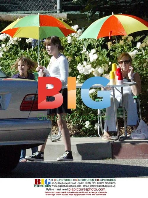 Demi Moore's Daughters Run Lemonade Stand