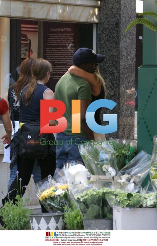 EastEnders' Gary Buys Flowers for Fiancée