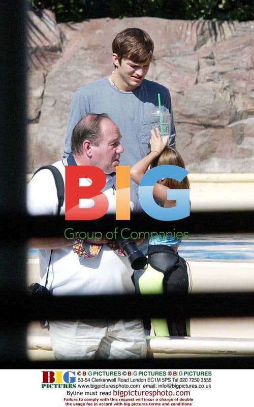 Ashton Kutcher and Demi Moore with family in Las Vegas