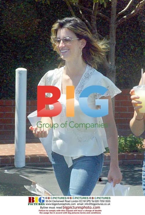 Penelope Cruz Shopping in West Hollywood