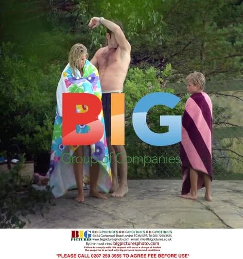 Ulrika Jonsson and Lance Gerrard Wright Spotted on Beach
