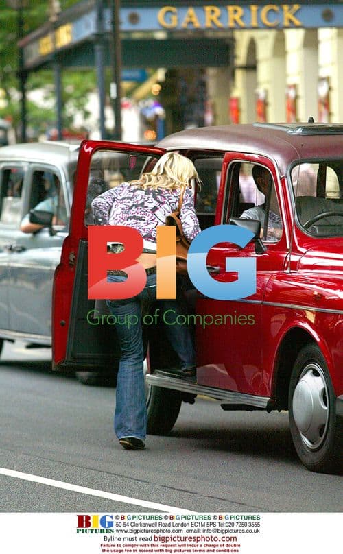 Zoe Ball Leaving XFM Studios