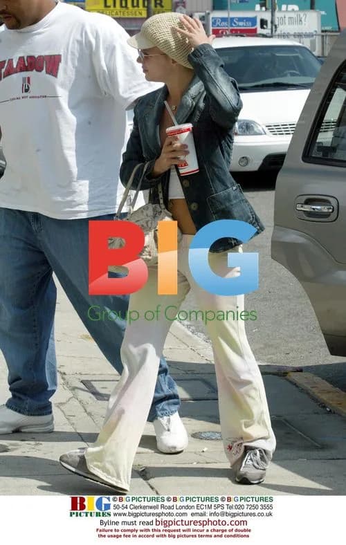 Britney Spears Eating Burger
