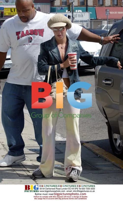 Britney Spears eating a burger