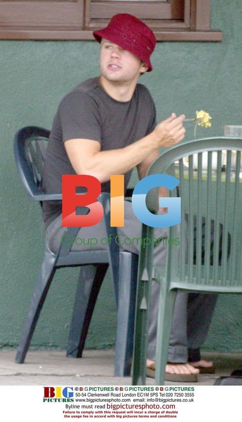 Ryan Phillpe having lunch in Hollywood