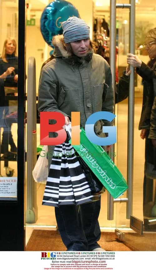 Liam Gallagher and Nicole Appleton Shopping