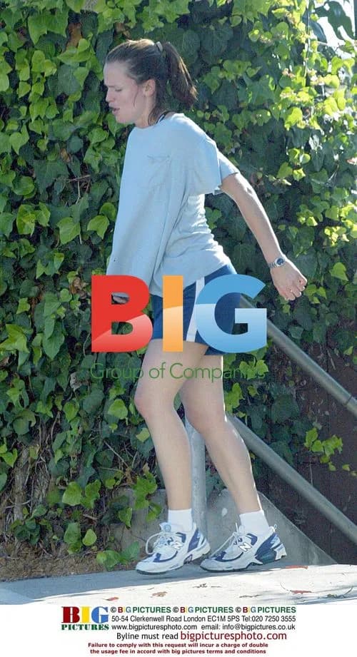 Jennifer Garner stairclimbing workout