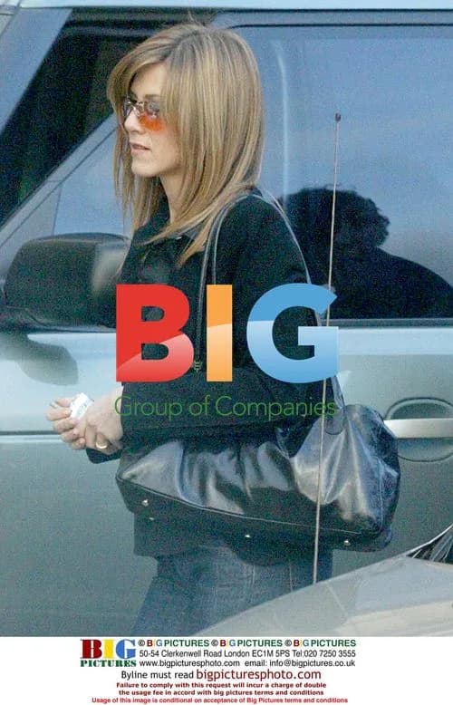 Jennifer Aniston leaves Beverly Hills department store