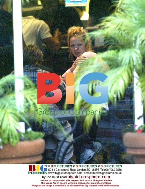 Pamela Anderson With Boys at Malibu Restaurant