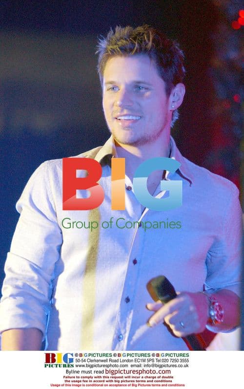 Nick Lachey Performs at Kiss 108 Jingle Ball