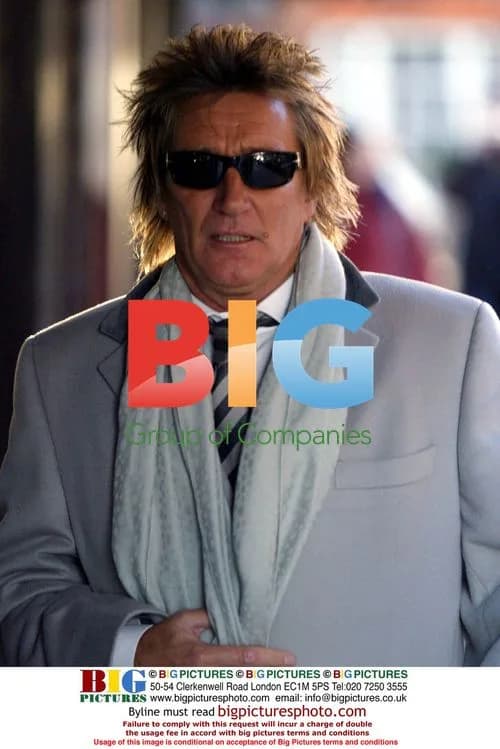 Rod Stewart arrives for Christmas shopping