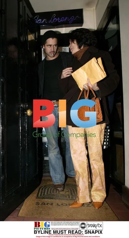 Colin Farrell has lunch with brother in London