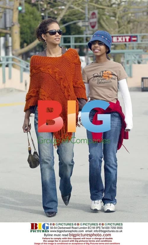 Halle Berry Christmas Shopping