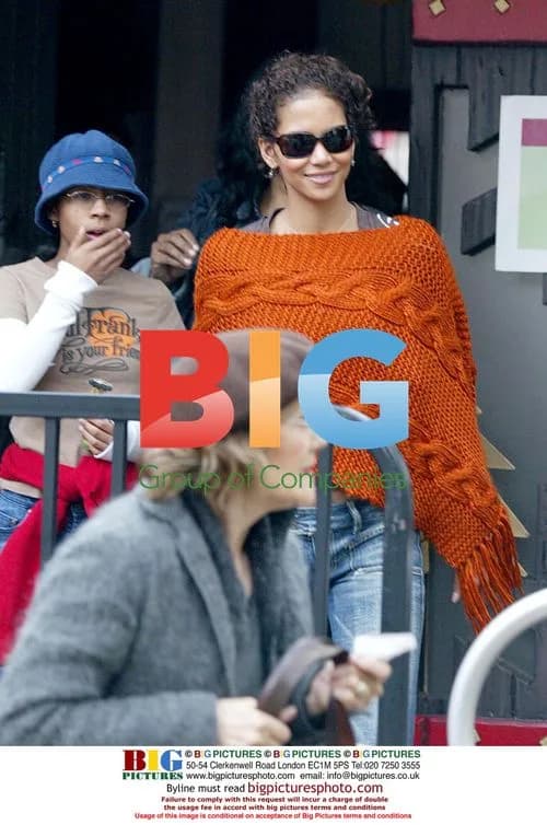 Halle Berry Christmas Shopping