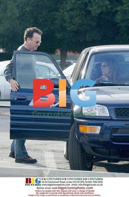 Rita Wilson Pregnant, Walks with Tom Hanks