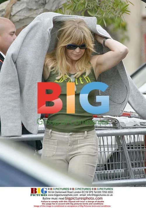 Goldie Hawn shops for pregnant daughter Kate Hudson