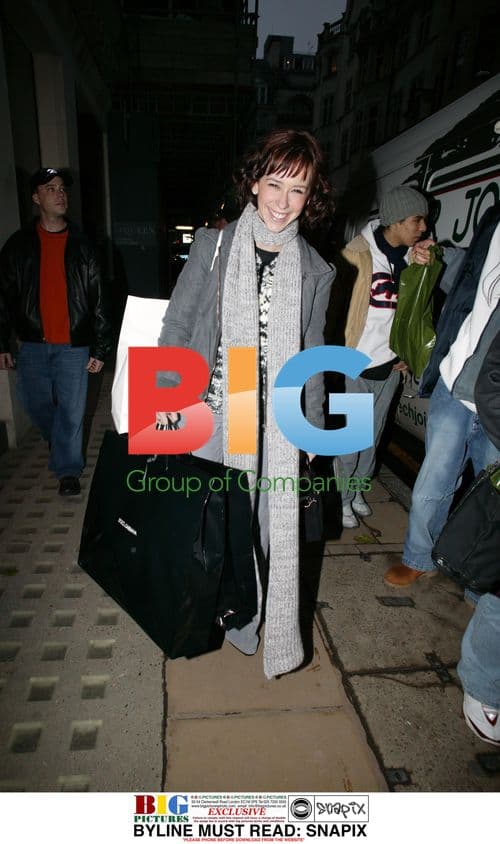 Jennifer Love Hewitt Spotted Shopping in London