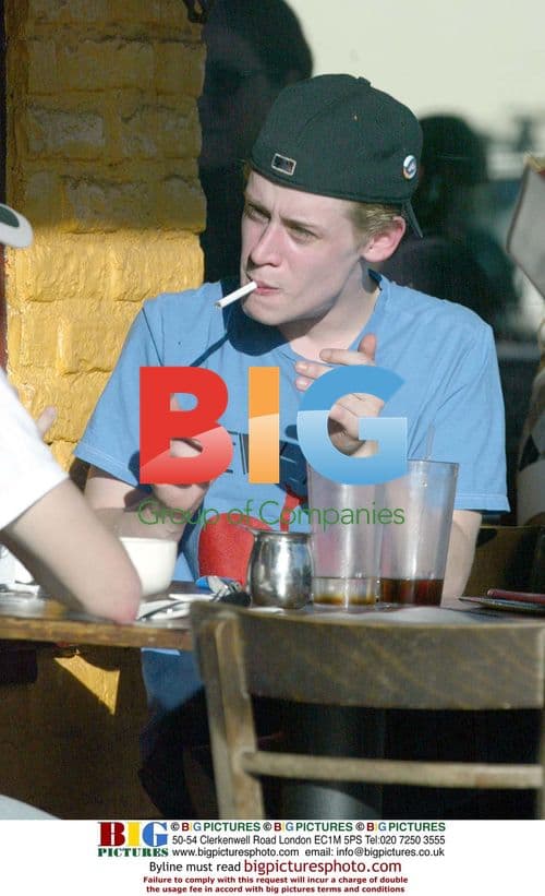 Macaulay Culkin helps homeless man