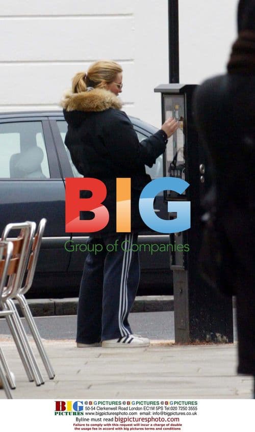 Patsy Kensit Shopping in London