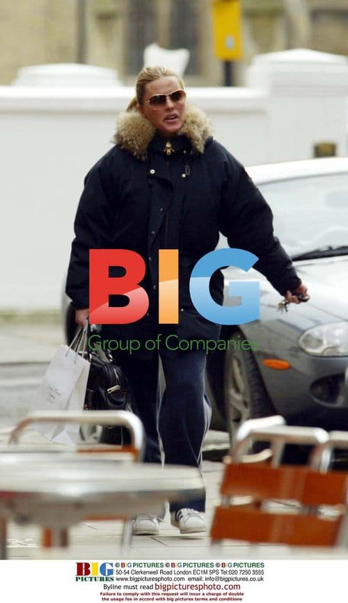 Patsy Kensit Braves Winter Weather for Shopping