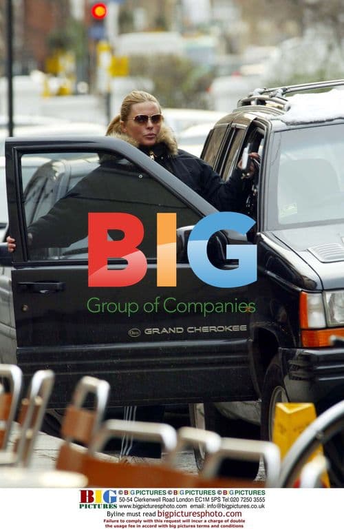 Patsy Kensit shops in West London