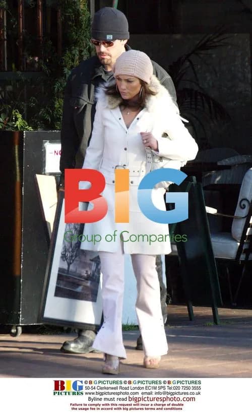 J-Lo and Ben Affleck shop and make out