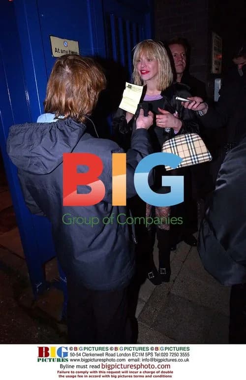 Courtney Love arrested at Heathrow airport