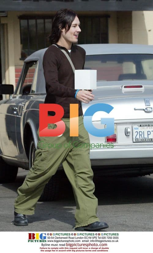 Daniel Johns shopping with Natalie Imbruglia