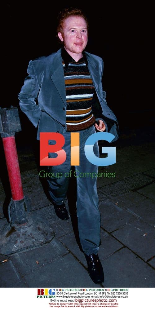 Mick Hucknall and a girl