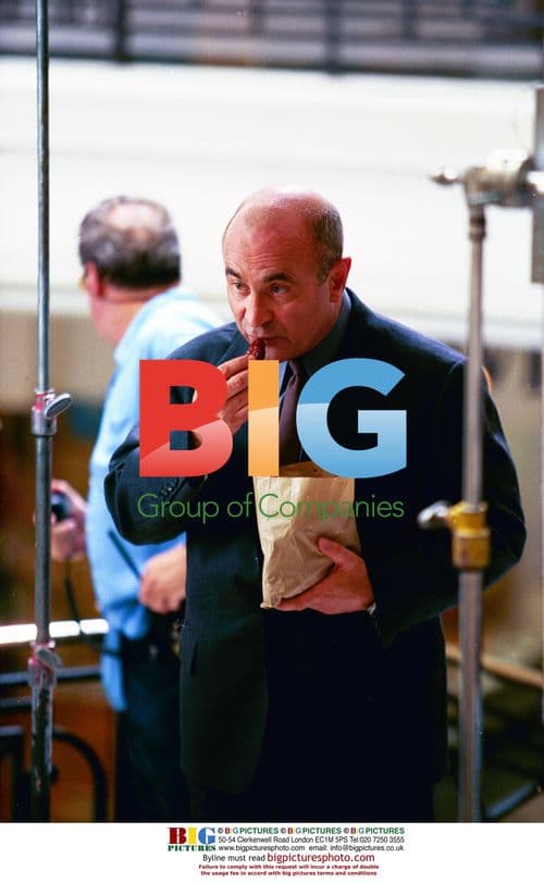 Bob Hoskins filming BT TV commercial