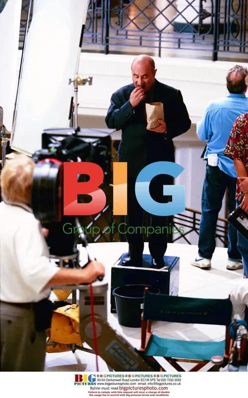 Bob Hoskins filming commercial