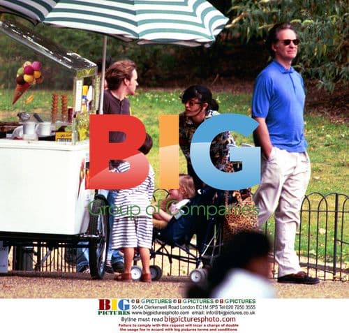 Kevin Kline and Phoebe Cates in London park