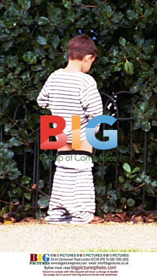 Kevin Kline and Phoebe Cates in London Park