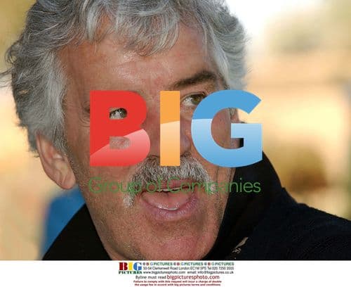 Dennis Farina reacts to Pat Boone jab